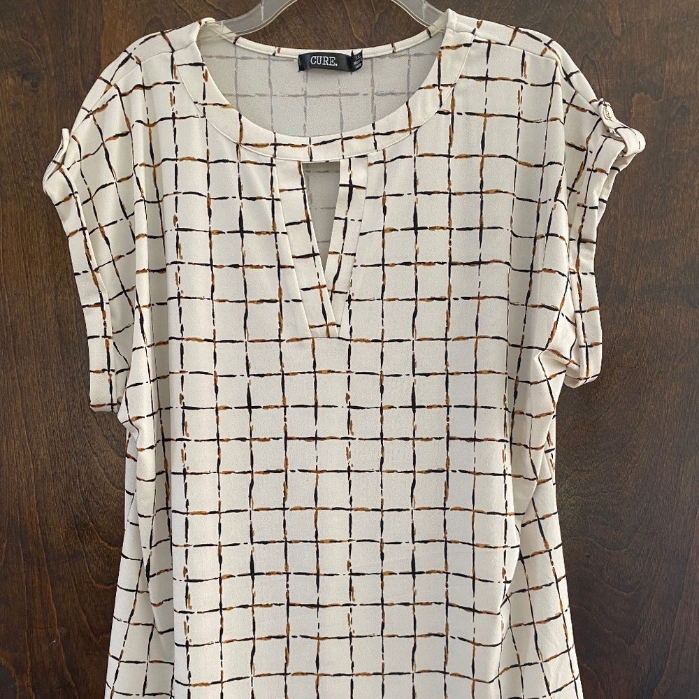 Woman’s top by Cure 1x